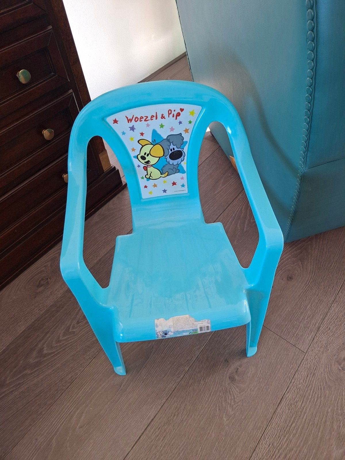 2x plastic kinder stoeltjes, Kinderen en Baby's, Kinderkamer | Tafels en Stoelen, Ophalen, Gebruikt, Stoel(en)