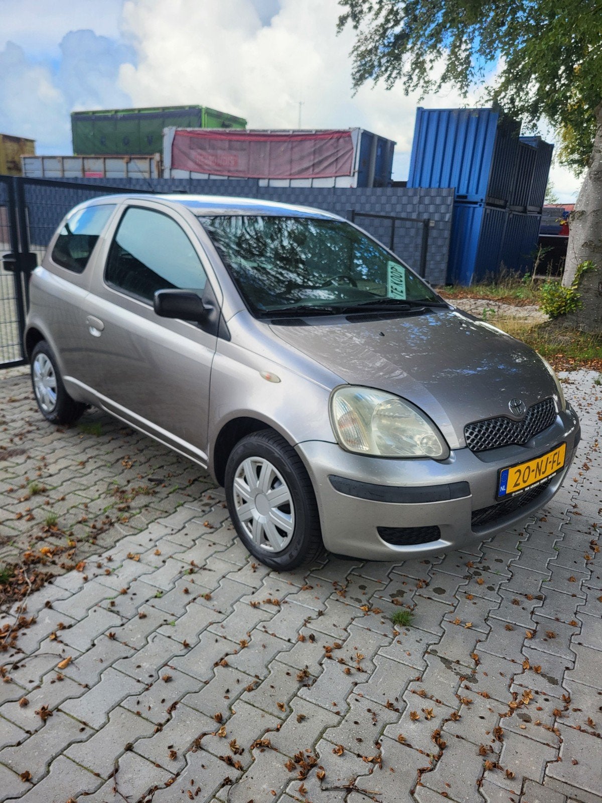 Toyota Yaris 1.0 16V Vvti 3DR 2003 Grijs apk 16-8-27, 4 cilinders, 400 kg, 855 kg, Origineel Nederlands