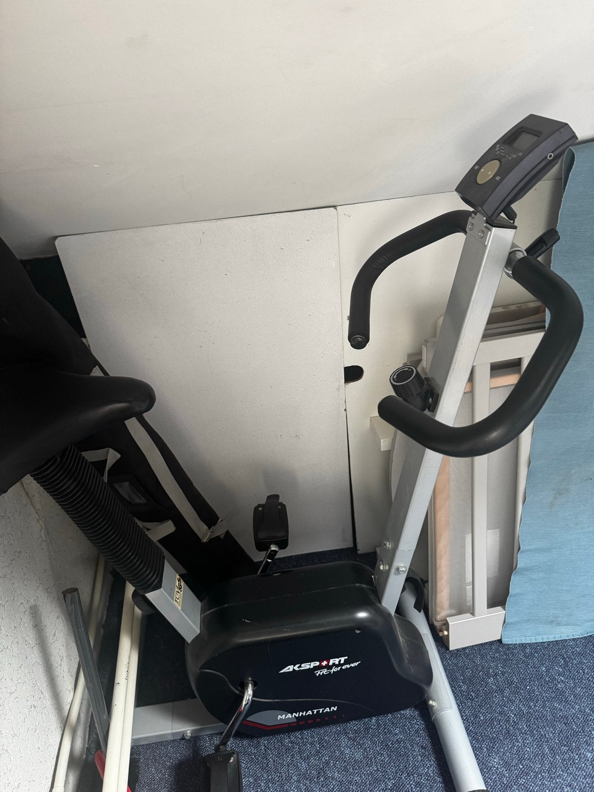 Hometrainer - Weinig gebruikt, moet afgesteld worden, Sport en Fitness, Gebruikt, Ophalen of Verzenden, Metaal, Benen