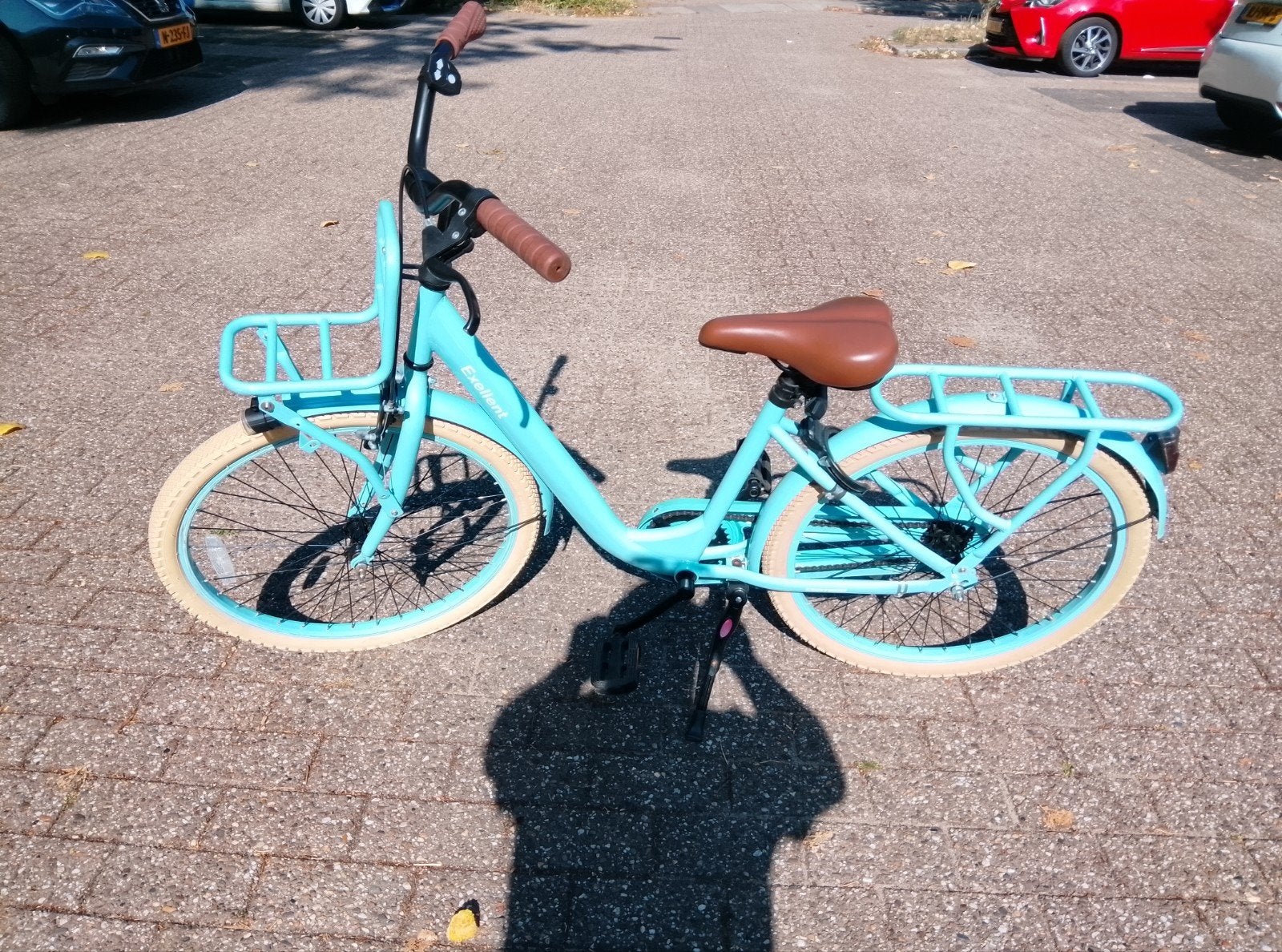 Mooie babyblauwe kinderfiets 24 inch, zo goed als nieuw, Fietsen en Brommers, Fietsen | Kinderfietsjes, Ophalen of Verzenden, Zo goed als nieuw
