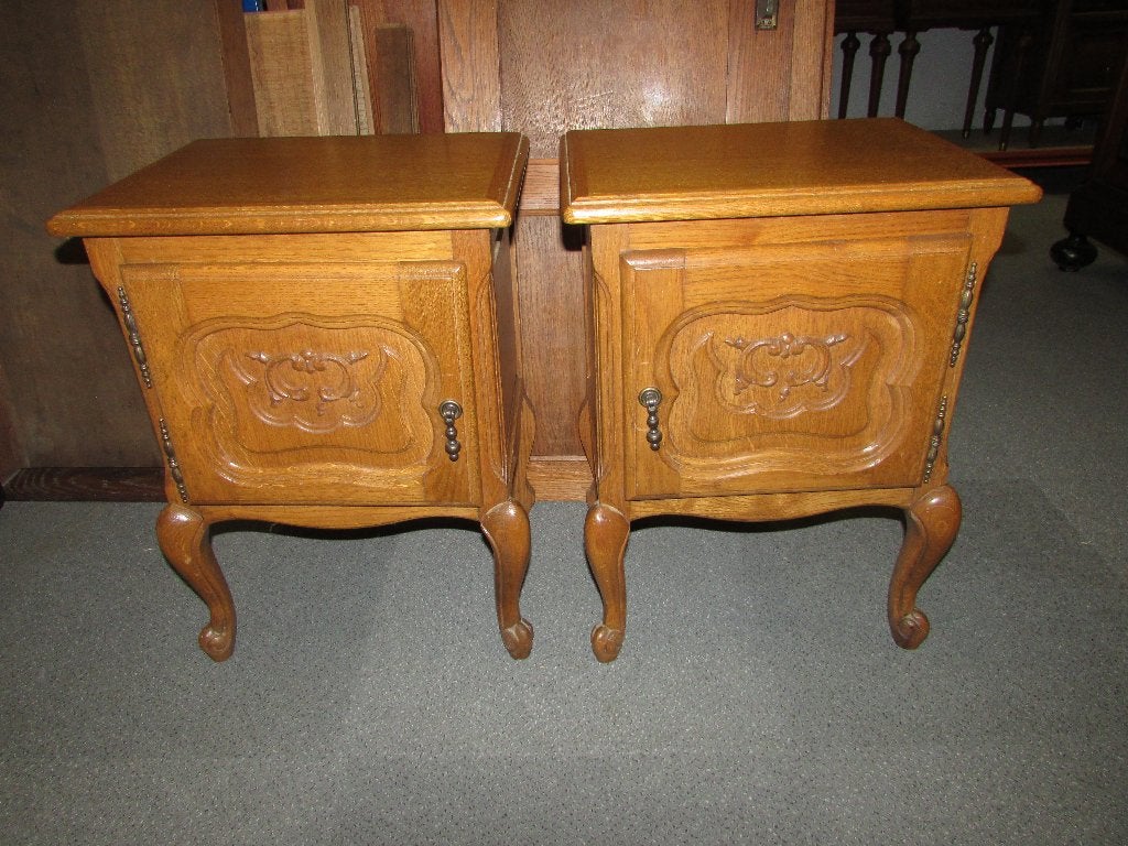 Barok eiken set nachtkastjes in queen anne stijl 150,00, Ophalen of Verzenden