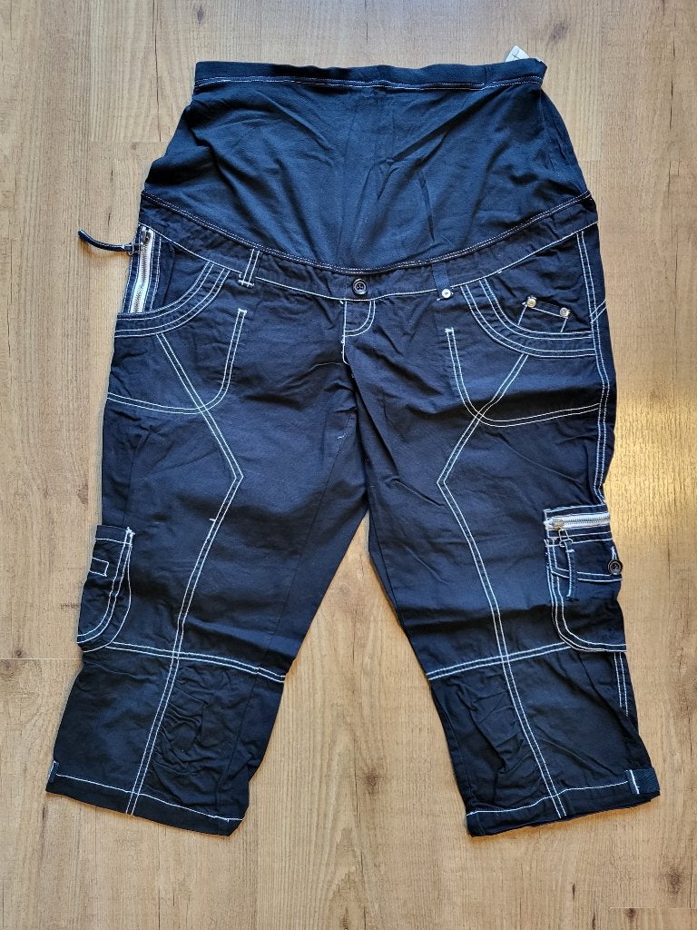Zwarte driekwart zwangerschapsbroek met witte naden maat 42, Ophalen, Zwart, Maat 42/44 (L), Zo goed als nieuw