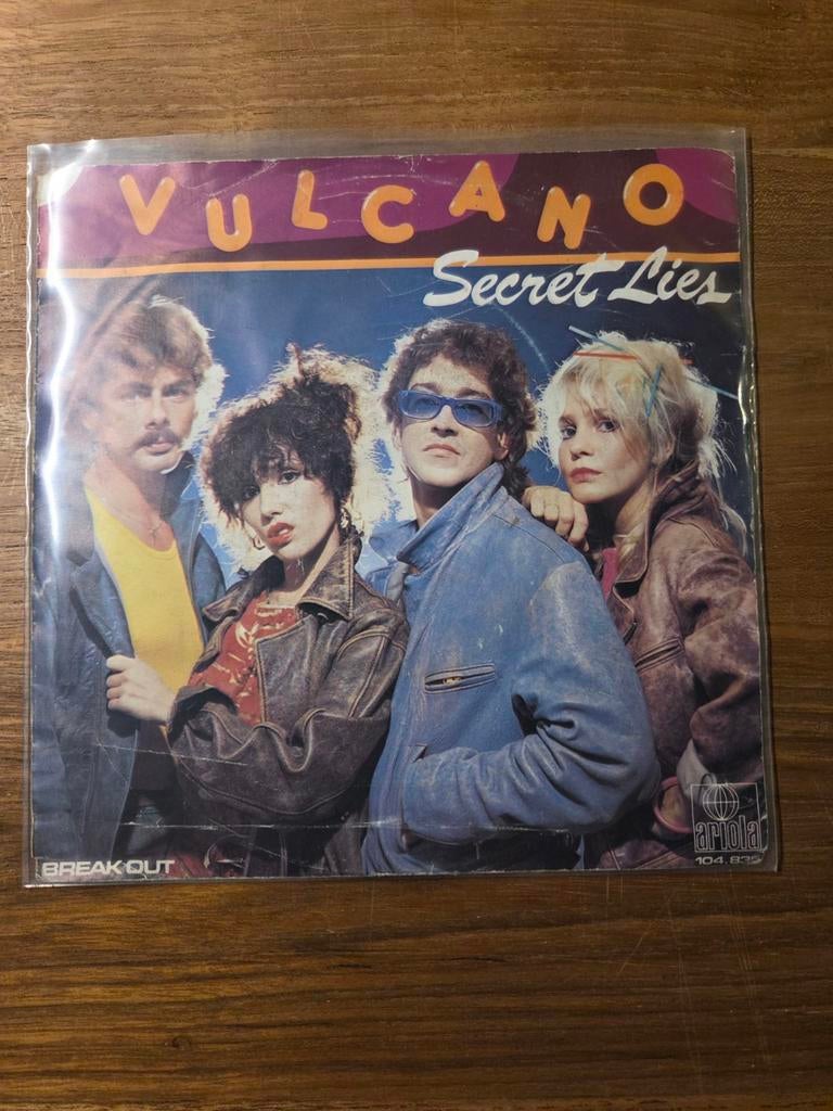 Vulcano - Secret Lies, Gebruikt, 7 inch, Single, Ophalen of Verzenden