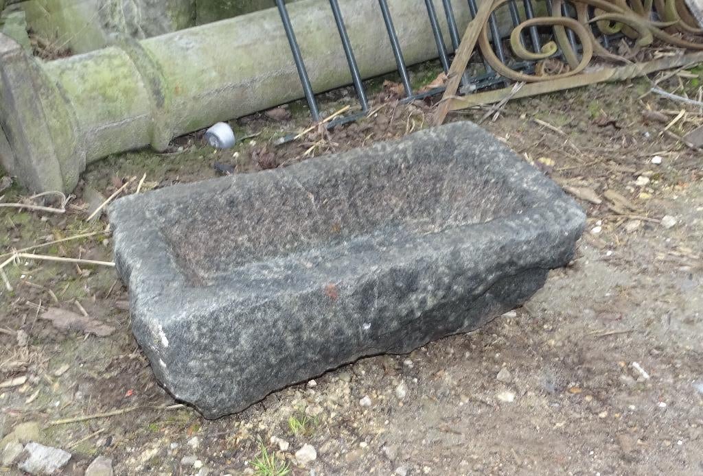 kleine stenen waterdichte trog waterbak, Ophalen