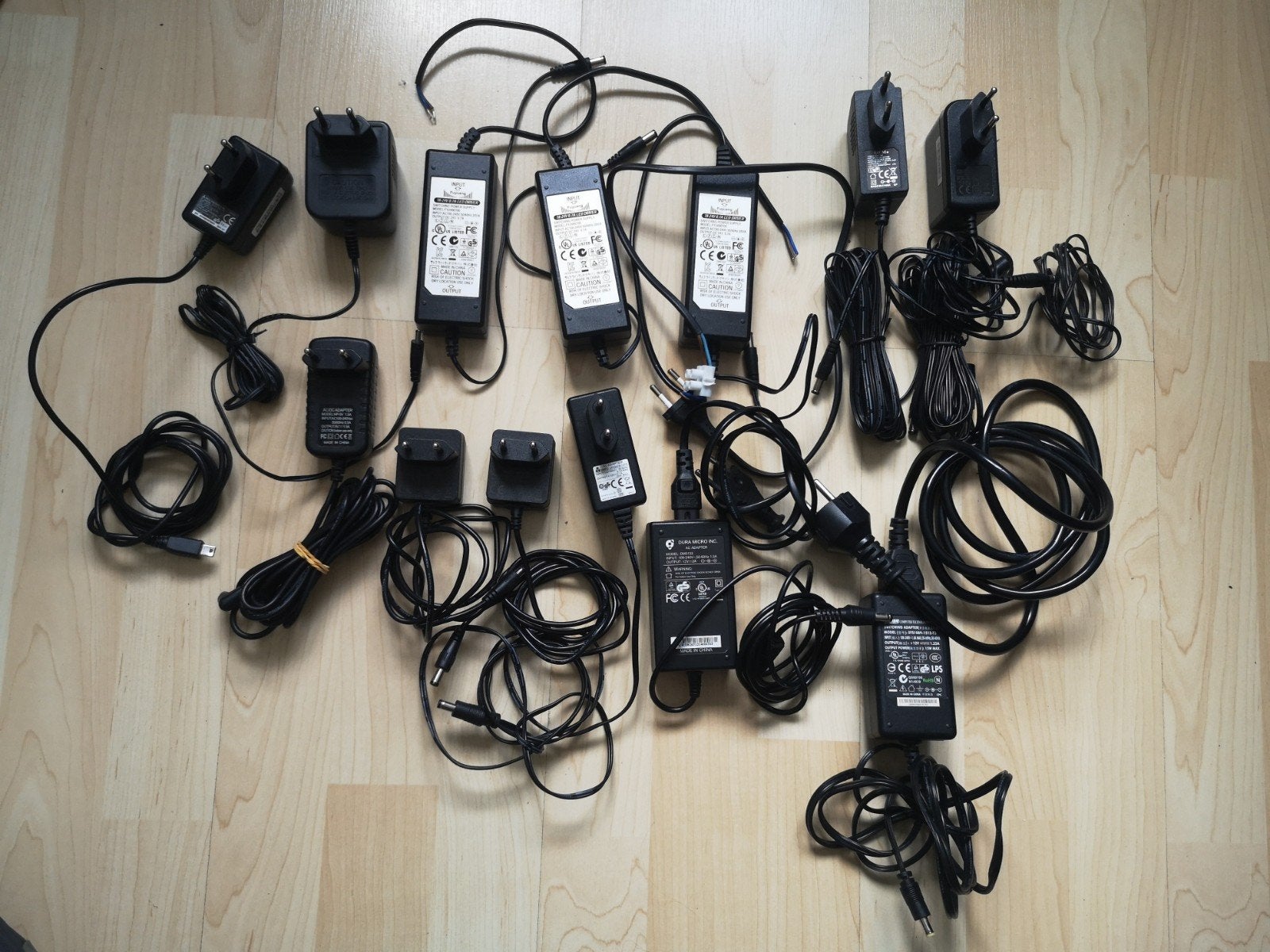 Diverse adapters: 24V, 12V, 5V in verschillende wattages, Hobby en Vrije tijd, Elektronica-componenten, Ophalen of Verzenden