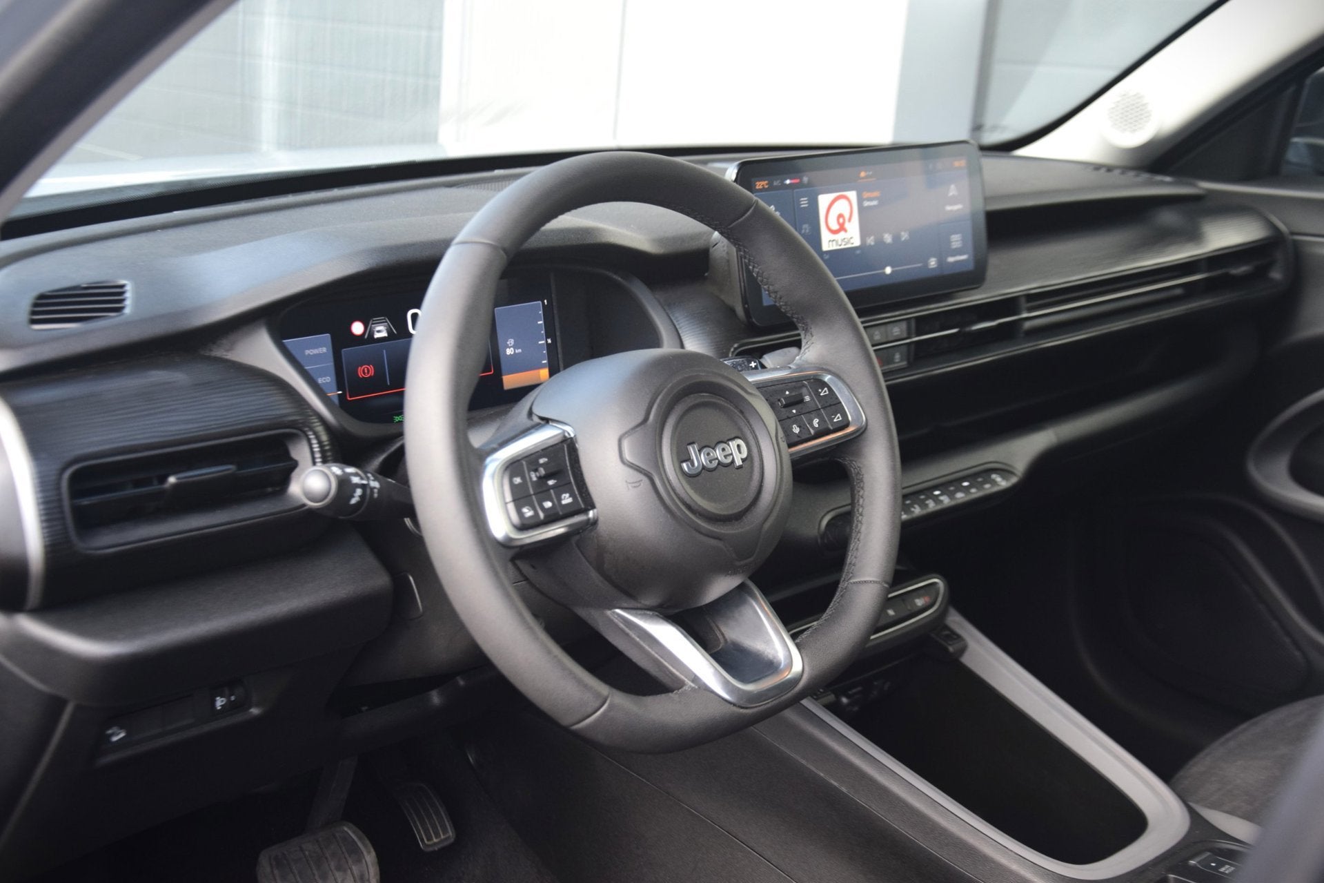 Jeep AVENGER 1.2 e-Hybrid Longitude ADAPTIEVE CRUISE/NAVIGAT, Auto's, Dealer onderhouden, 101 pk, Gebruikt, 1199 cc