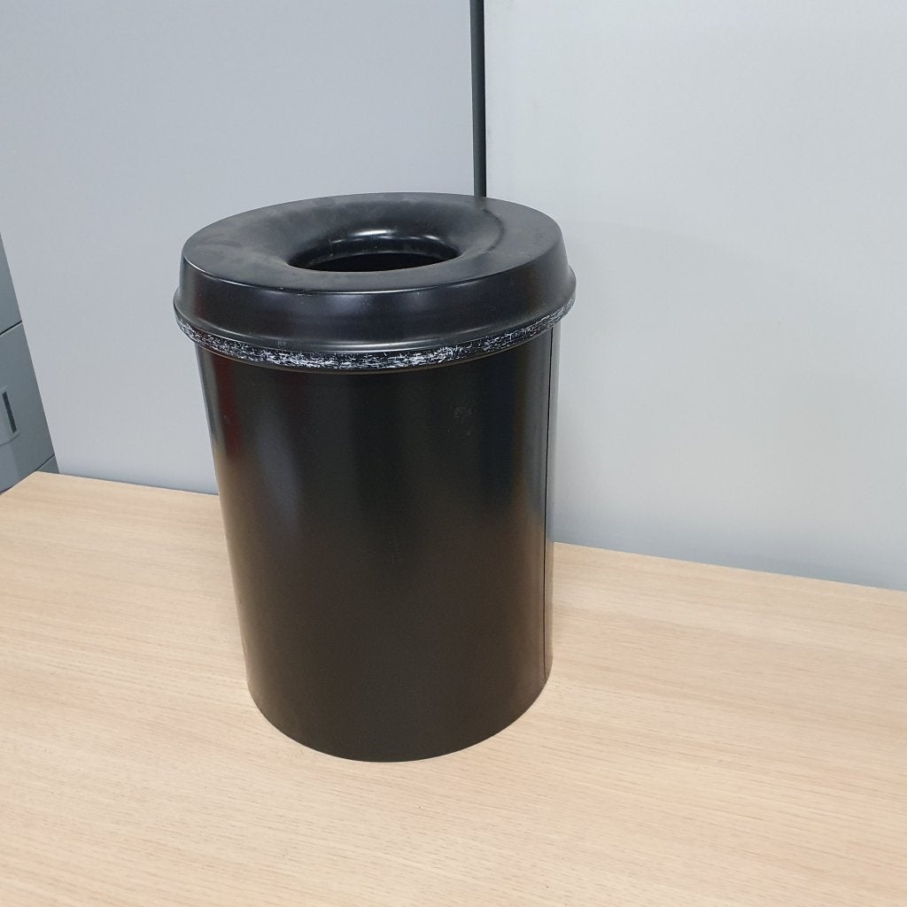 Vlamdovende metalen afvalbak zwart - 18 liter, Niet ingevuld, Gebruikt, Niet ingevuld, Niet ingevuld