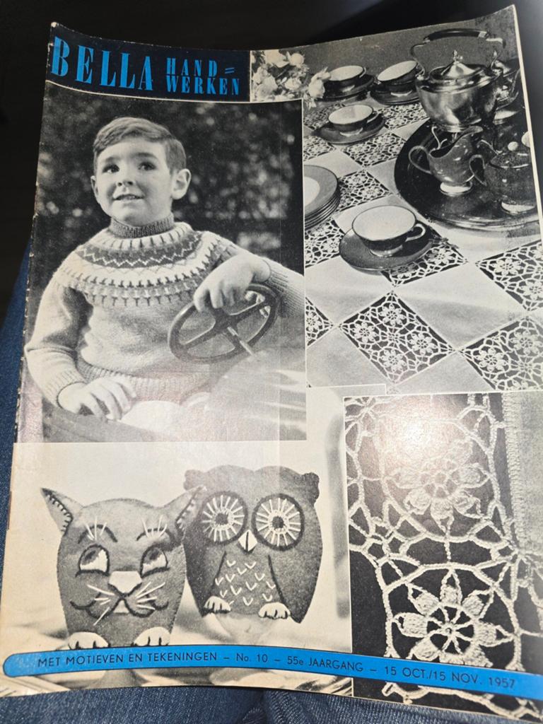 Bella Handwerken Nr. 10 - 1957 - Brei- en Haakpatronen, Ophalen of Verzenden, Gelezen, Breien en Haken