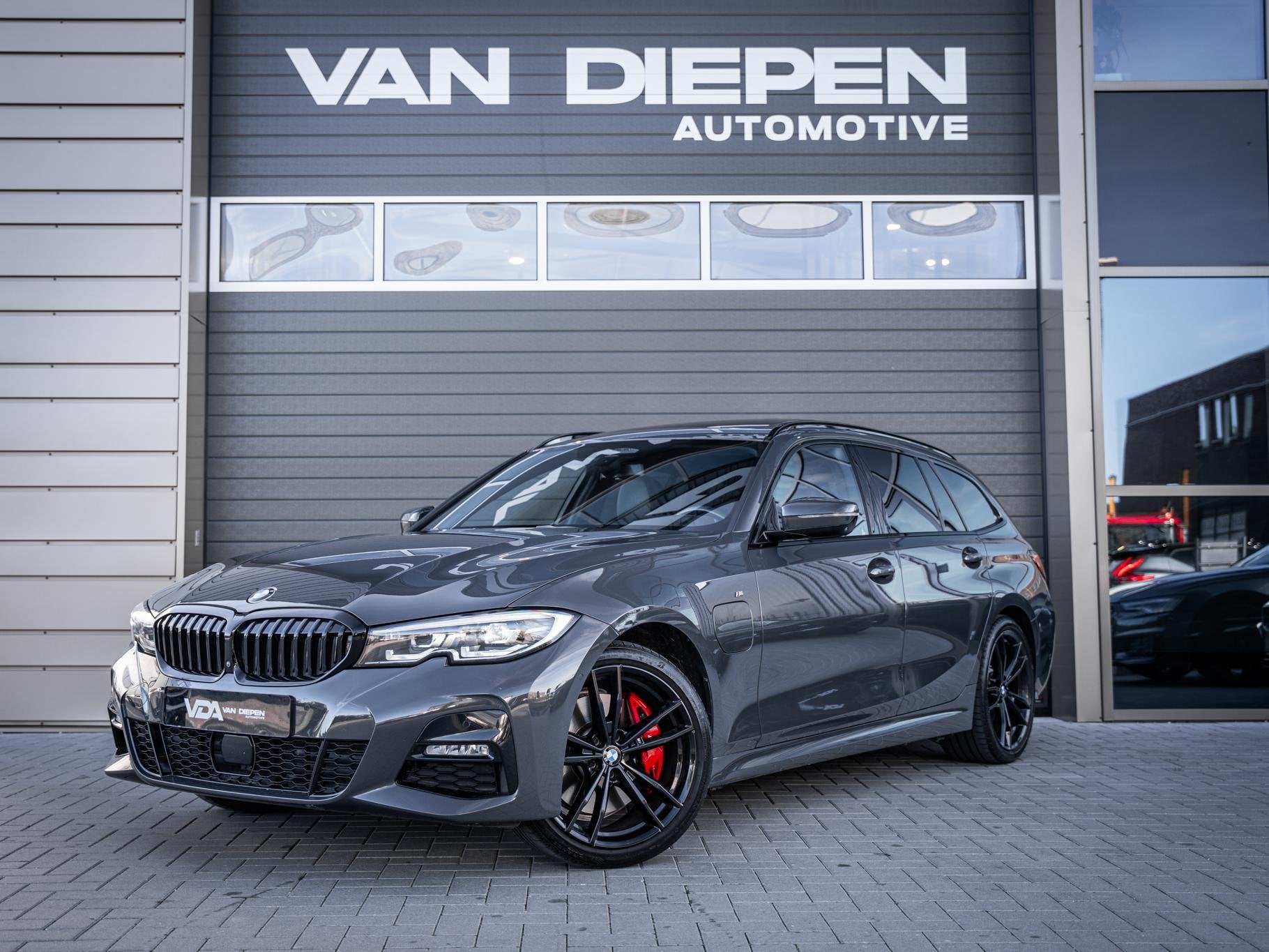 BMW 3-serie Touring 330e M-Sport Pro l Individuel l Pano l A, Auto's, 1998 cc, Achterwielaandrijving, Gebruikt, 4 cilinders