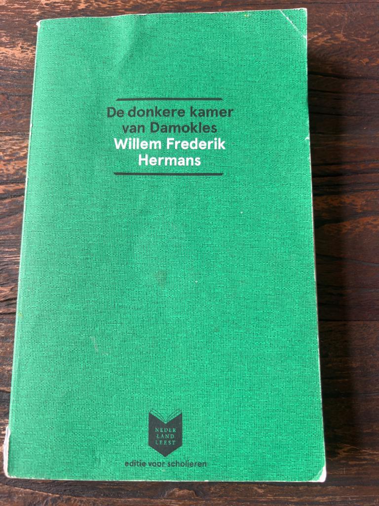 De donkere kamer van Damokles - W.F. Hermans (editie scholie, Ophalen of Verzenden, Zo goed als nieuw, Nederland