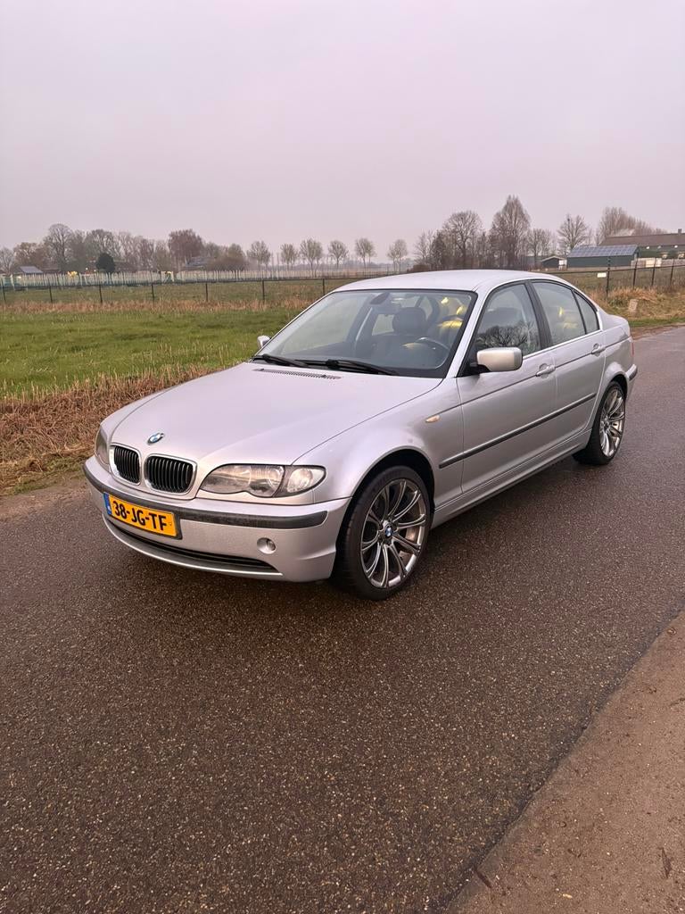 BMW 3-Serie 2.5 I 325 2002, Auto's, BMW, 1385 kg, Achterwielaandrijving, 75 €/maand, Handgeschakeld