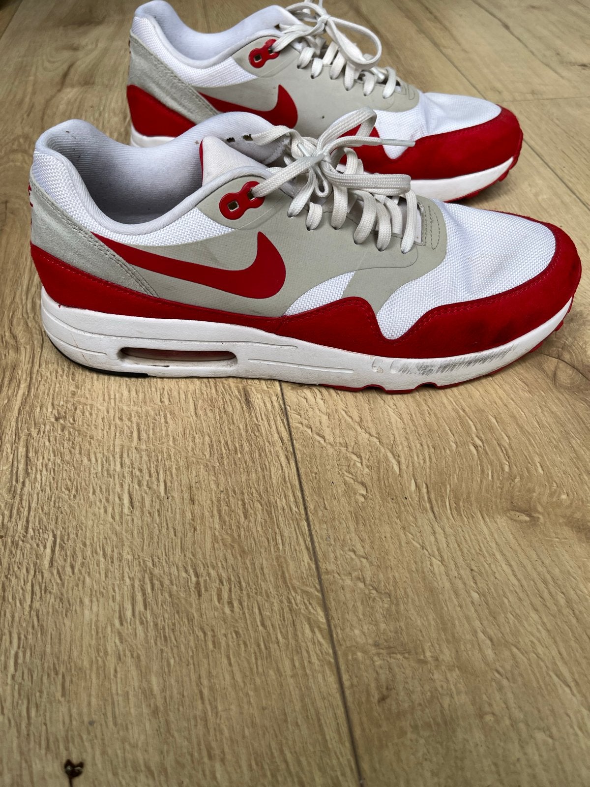 Nike Air Max Sneakers Rood/Wit, Kleding | Heren, Schoenen, Ophalen of Verzenden, Gedragen, Sneakers of Gympen