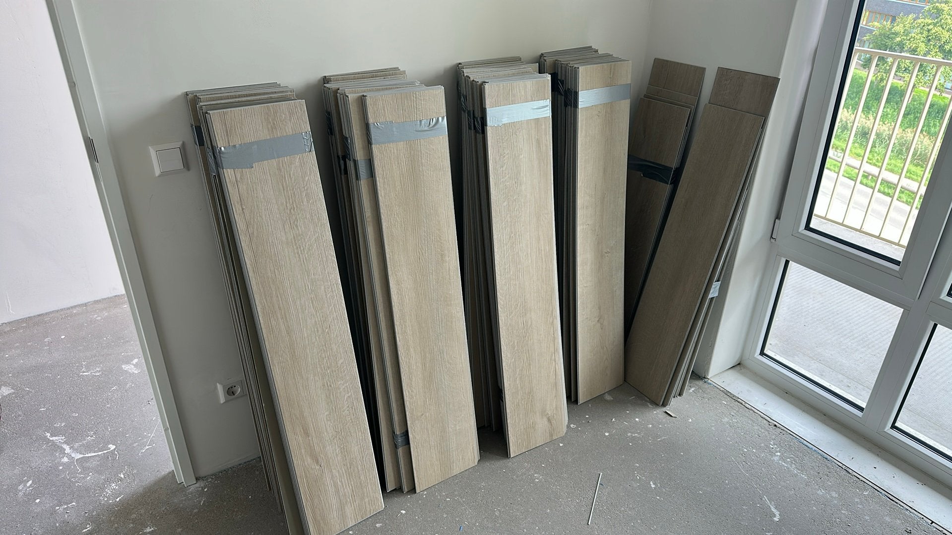 PVC-CLICK Beige Eiken Houtlook Vloer 70m² INC. Ondervloer, Ophalen, Kunststof, 50 tot 150 cm, Zo goed als nieuw