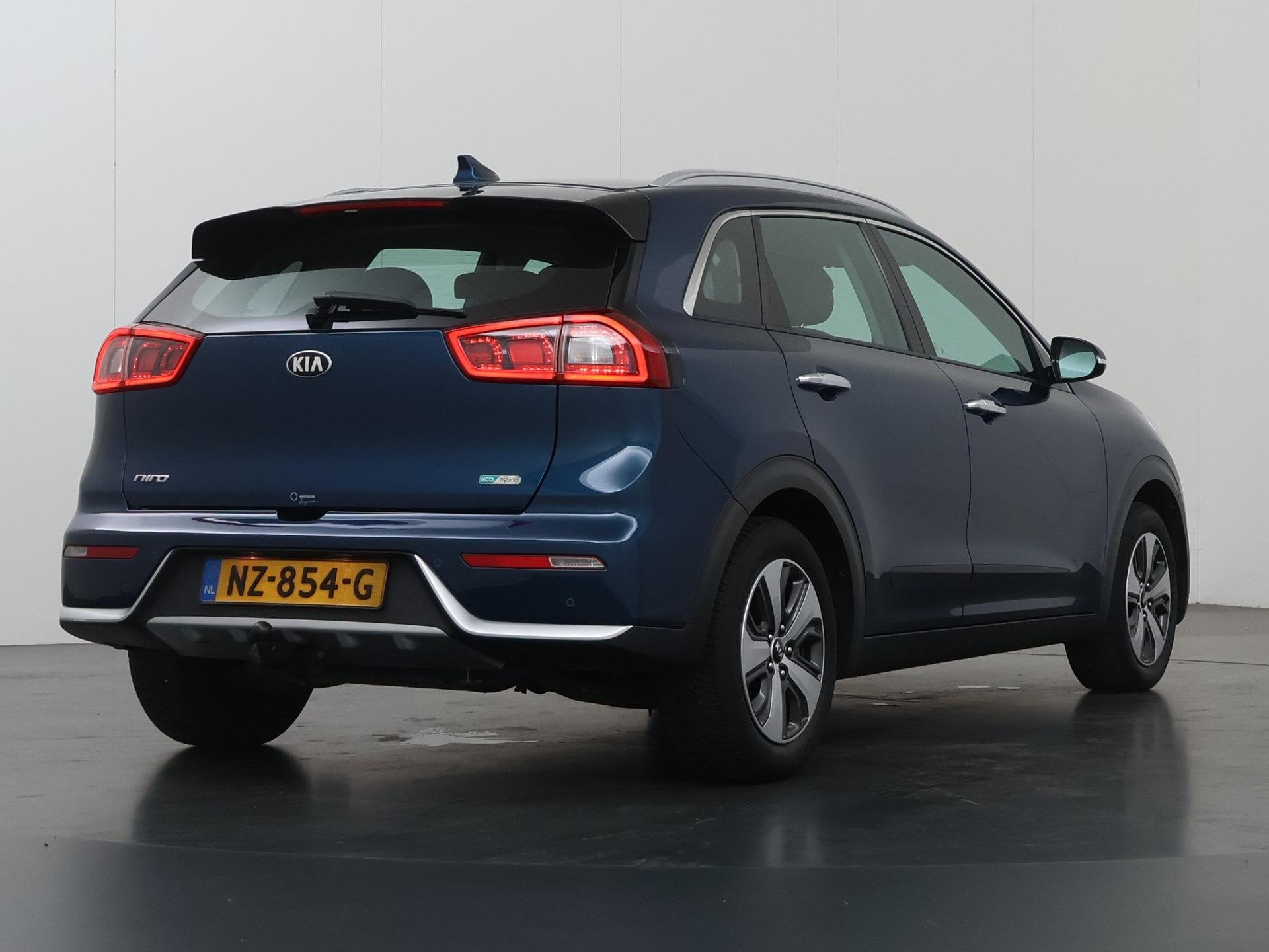 Kia Niro 1.6 GDi Hybrid First Edition | Trekhaak | Navigatie, Auto's, Gebruikt, Euro 6, 2 kWh, Blauw