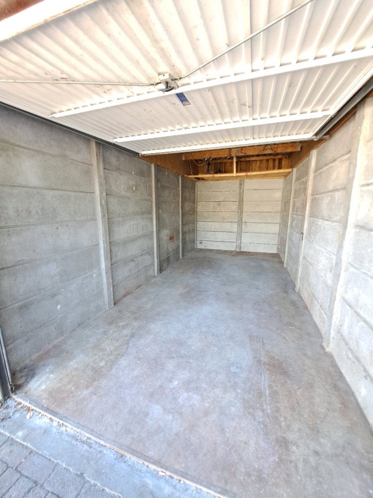 Te Huur: Garagebox in Schiedam – Afgesloten Terrein