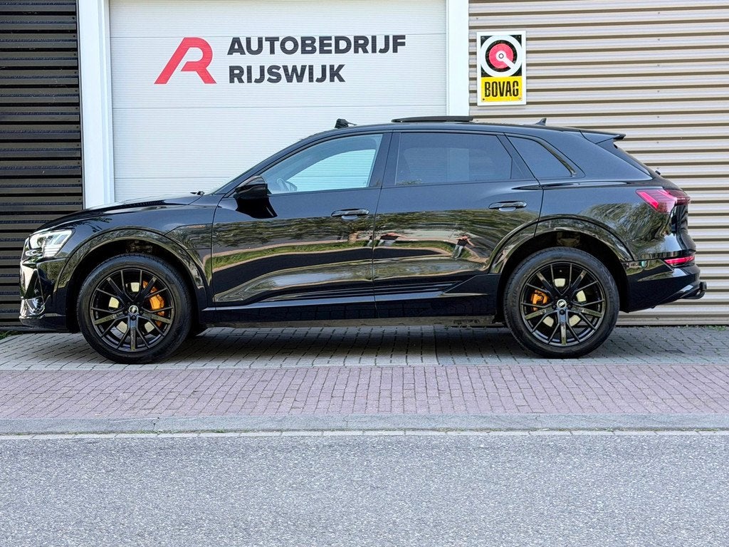 Audi E-tron 55 quattro S edition 95 kWh Pano/HuD/Sfeer, Auto's, Automaat, 12 maanden, Zwart, Leder