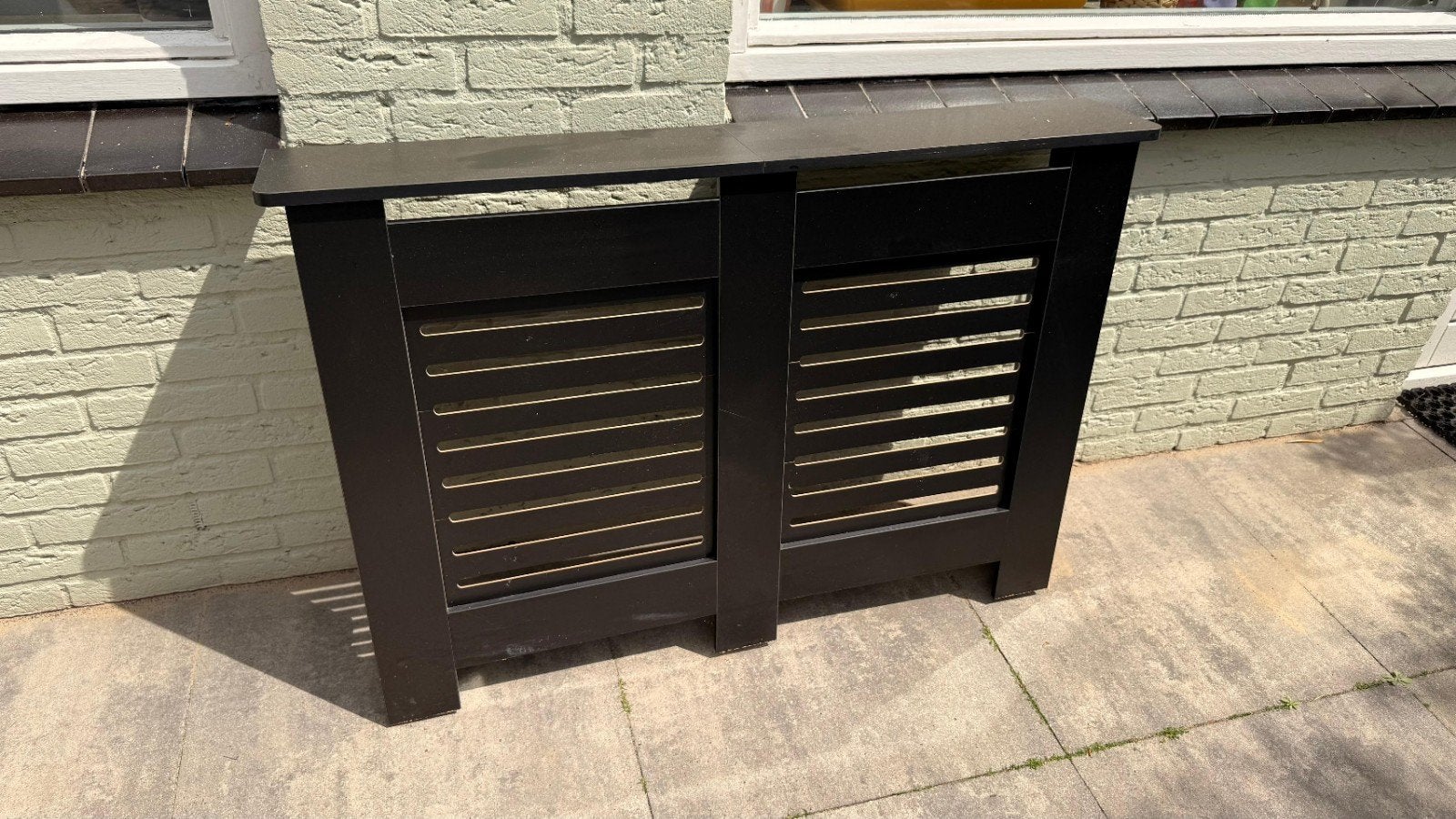 Zwarte radiatorombouw met lamellen, 100x75x16 cm, Ophalen, Gebruikt