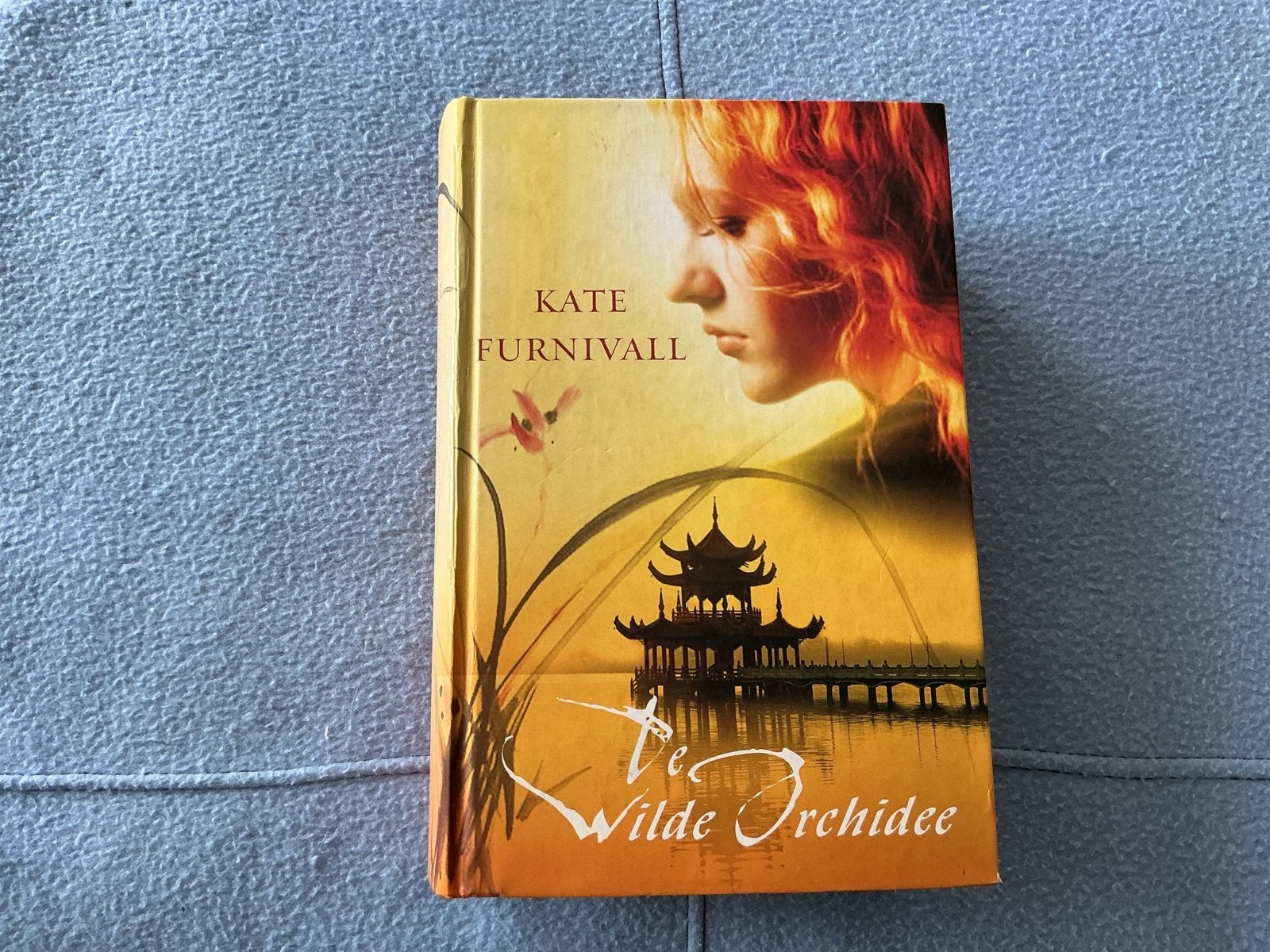 De Wilde Orchidee - Kate Furnivall (Hardcover), Boeken, Ophalen of Verzenden, Gelezen, Europa overig