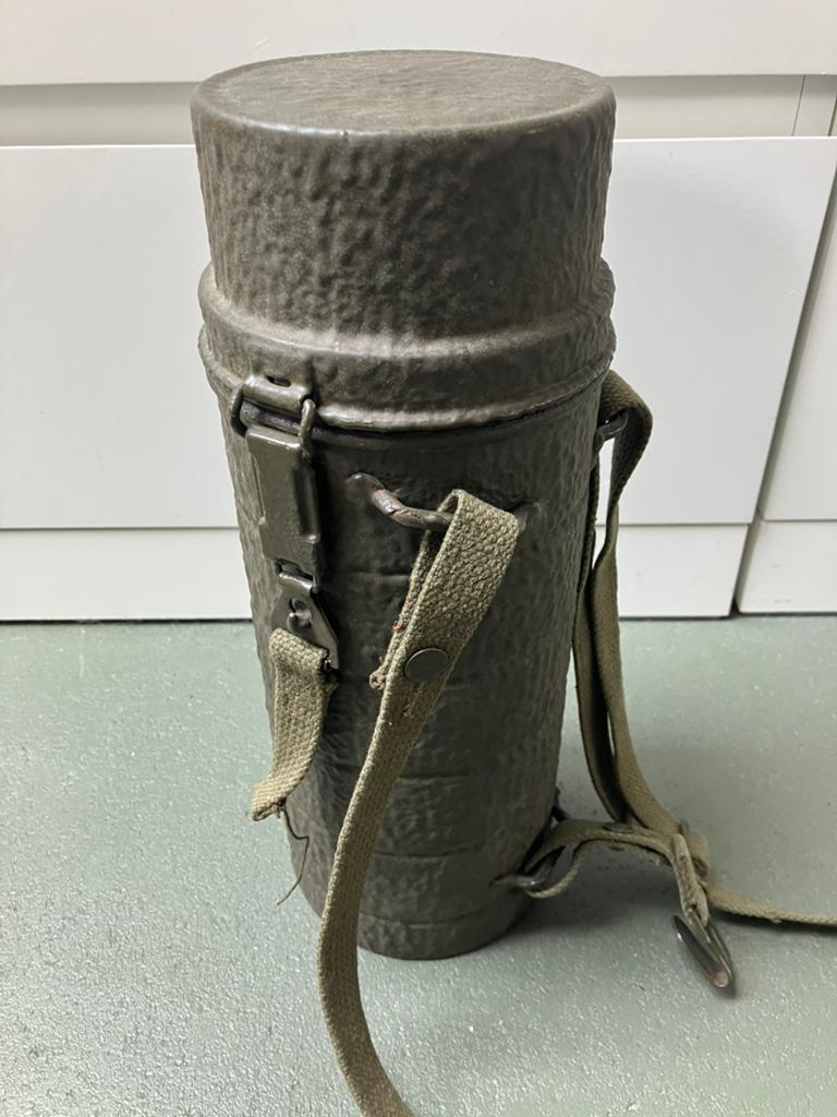 Duitse Bundeswehr M58 gasmaskerbus uit 1961, Ophalen of Verzenden, Landmacht, Overige typen