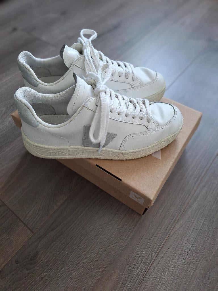 Veja sneakers V-12 maat 38, Kleding | Dames, Schoenen, Blauw, Veja, Ophalen of Verzenden, Sneakers of Gympen