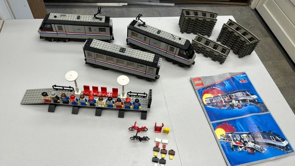 SB2268 Lego trein 4558 metroliner perfecte staat, Kinderen en Baby's, Speelgoed | Duplo en Lego, Ophalen of Verzenden, Zo goed als nieuw