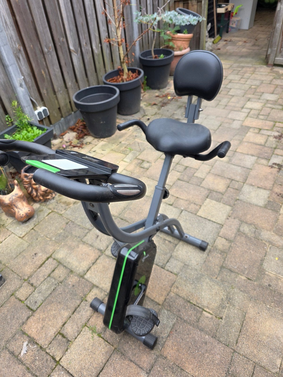 Foto 2 van Hometrainer met rugleuning en display
