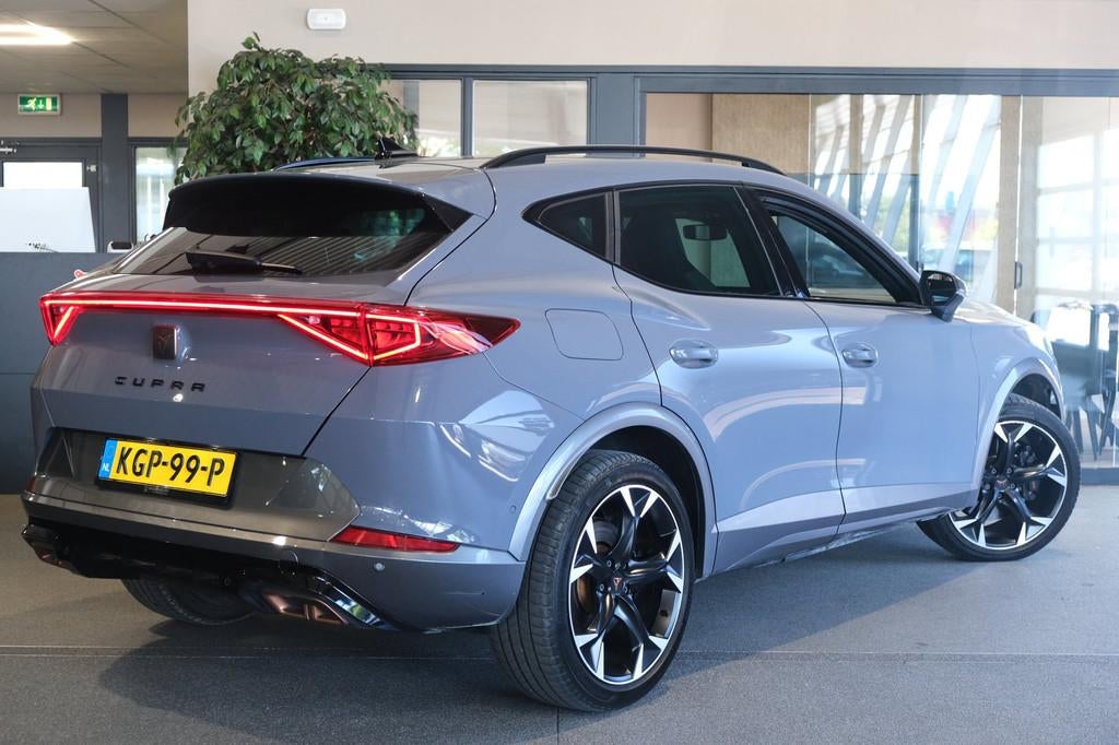 CUPRA Formentor 1.4 e-Hybrid VZ 245PK Led Trekhaak Cam Navi, Auto's, Cupra, Gebruikt, Zwart, 4 cilinders, Formentor
