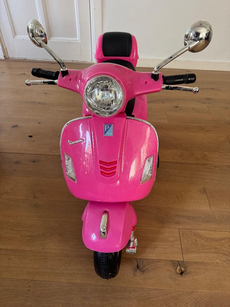 Vespa kinderscooter elektrisch, Kinderen en Baby's, Ophalen, Zo goed als nieuw, Jongen of Meisje