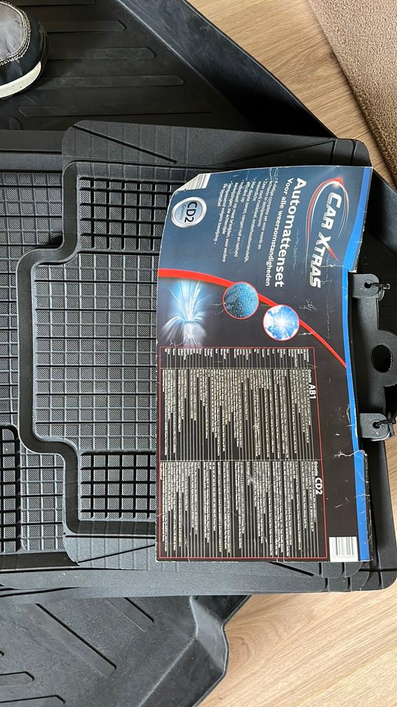 Rubber automatten Ford Kuga, Ophalen, Zo goed als nieuw