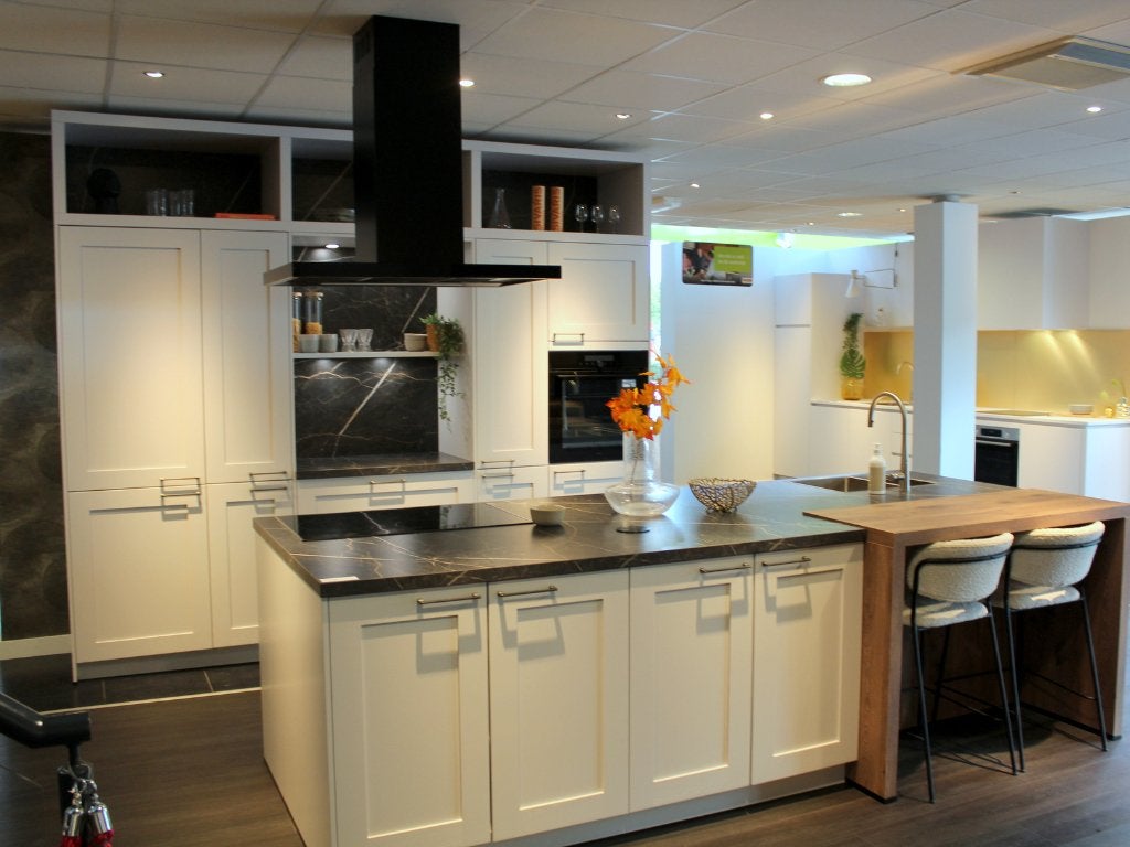 HU10 Häcker Hampton eilandkeuken massief essenhout, Huis en Inrichting, Ophalen, Nieuw, Kunststof, Info@nobilia.de