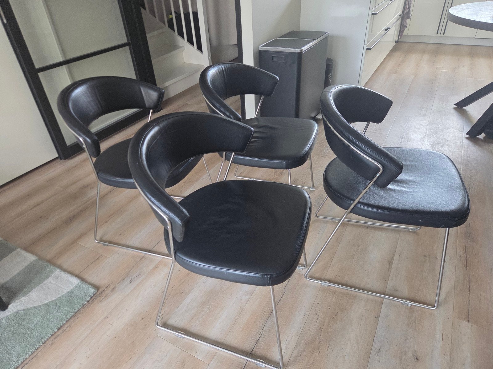 Set van 4 Calligaris stoelen - Zwart leer en chroom, Ophalen, Zwart, Zo goed als nieuw, Vier