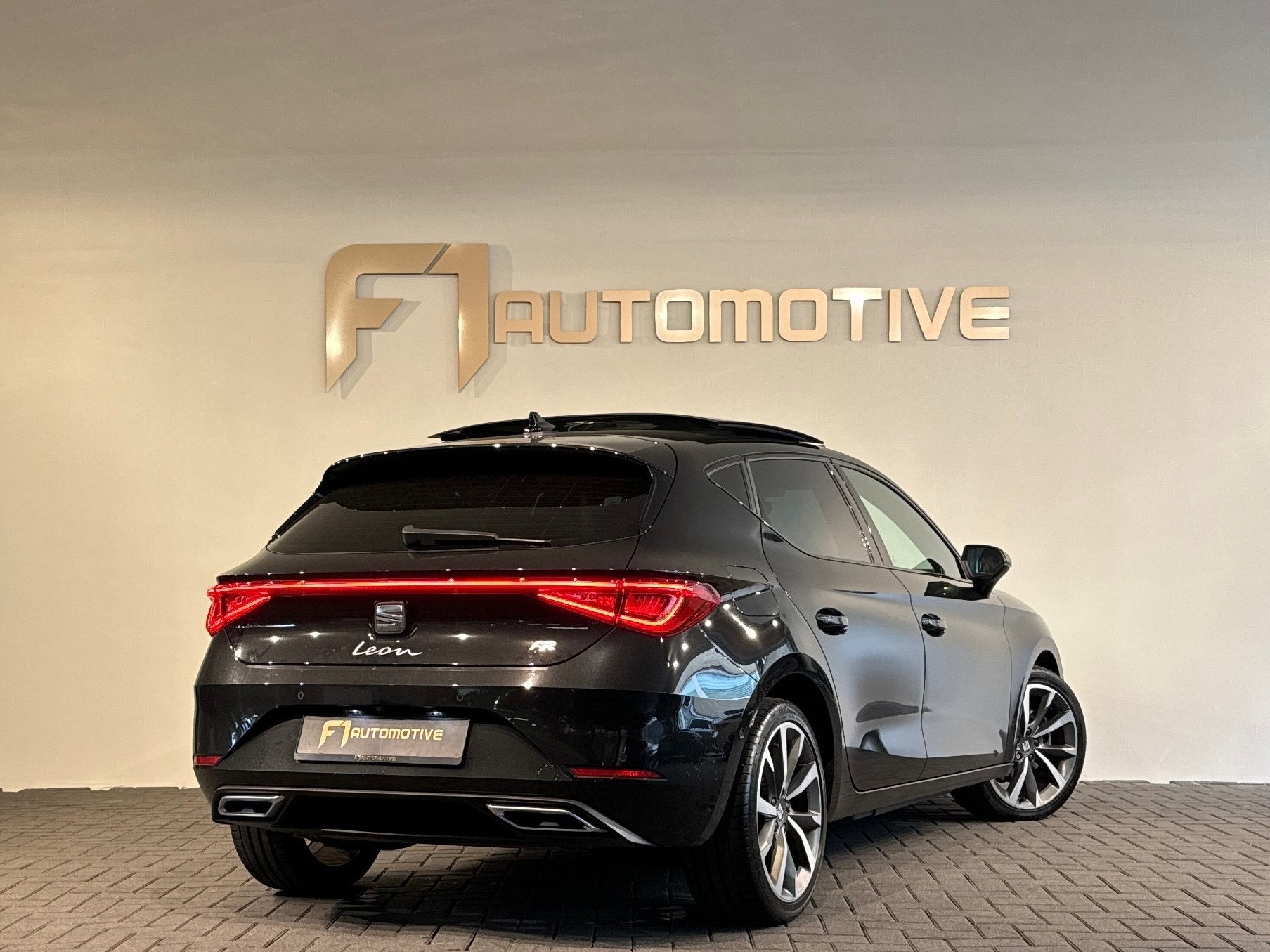 Seat LEON 1.4 TSI eHybrid PHEV FR Business Pano|Memory|BTW, Auto's, Seat, Gebruikt, Leon, Zwart, Hybride Elektrisch/Benzine
