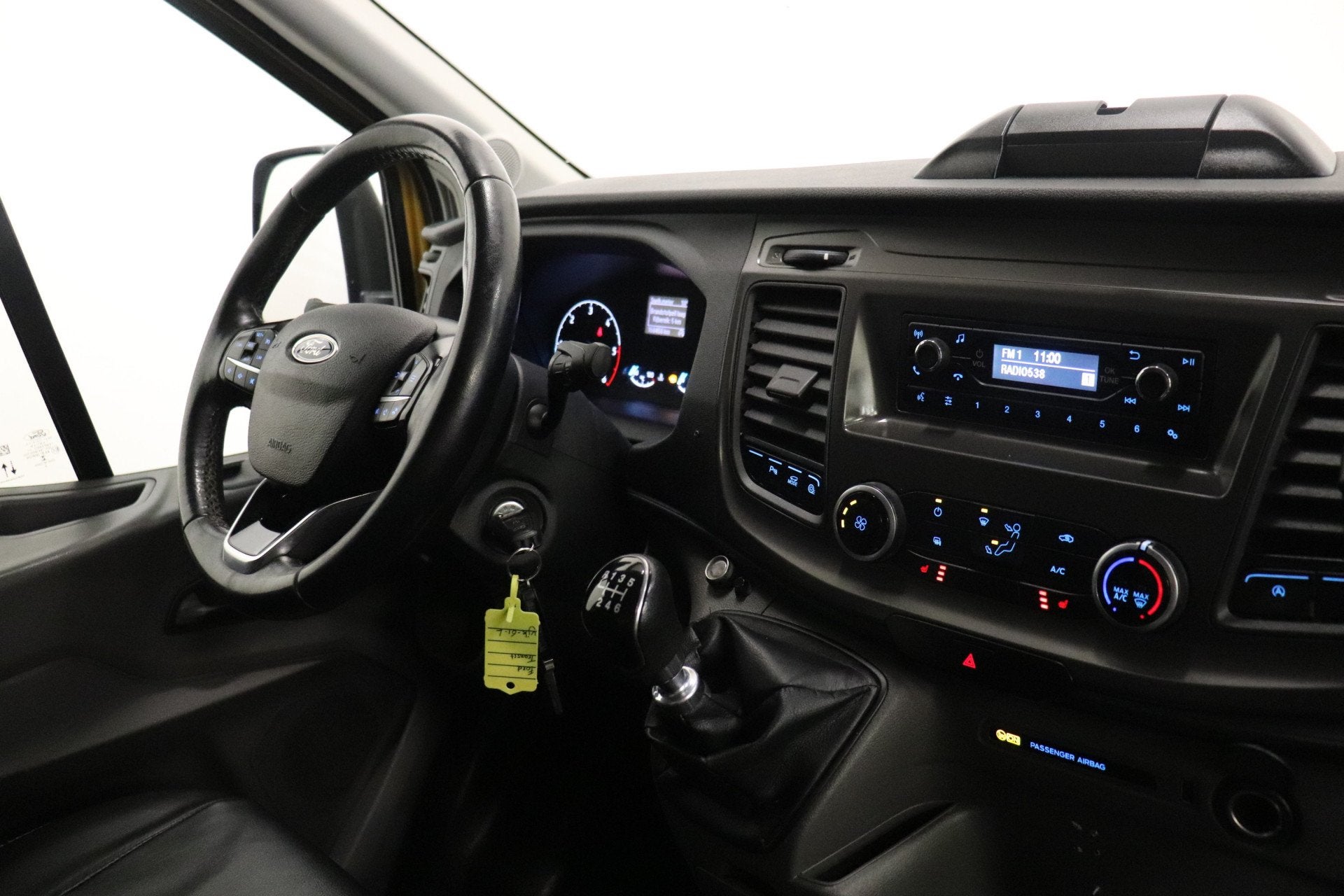 Ford Transit 2.0 TDCI 130PK L3H2 EURO 6 - Airco - Cruise - P, Voorwielaandrijving, 4 cilinders, Bedrijf, 2 stoelen