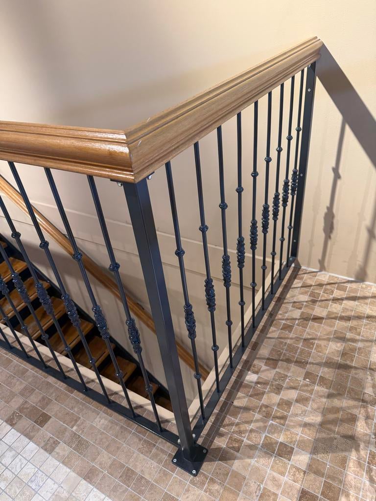 Balustrade hoek en lang stuk met houten leuning, Ophalen, Zo goed als nieuw