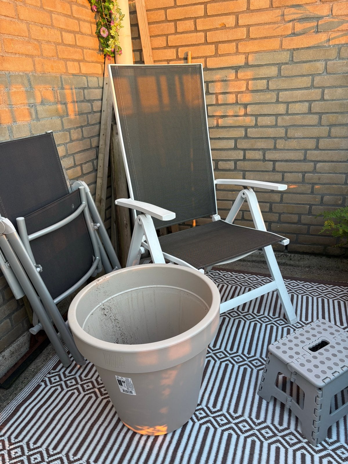 Grote beige plantenpot voor binnen of buiten, Tuin en Terras, Kunststof, Gebruikt, Rond, Binnen