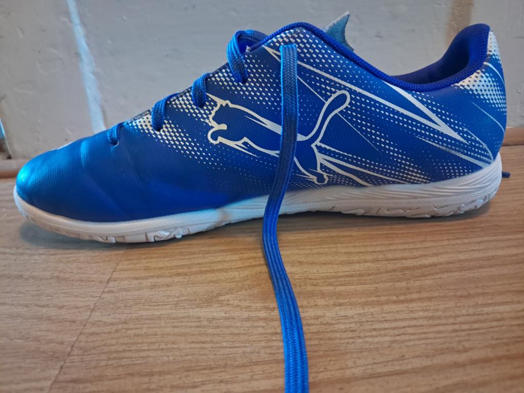 Puma zaalvoetbalschoenen maat 37, Ophalen of Verzenden