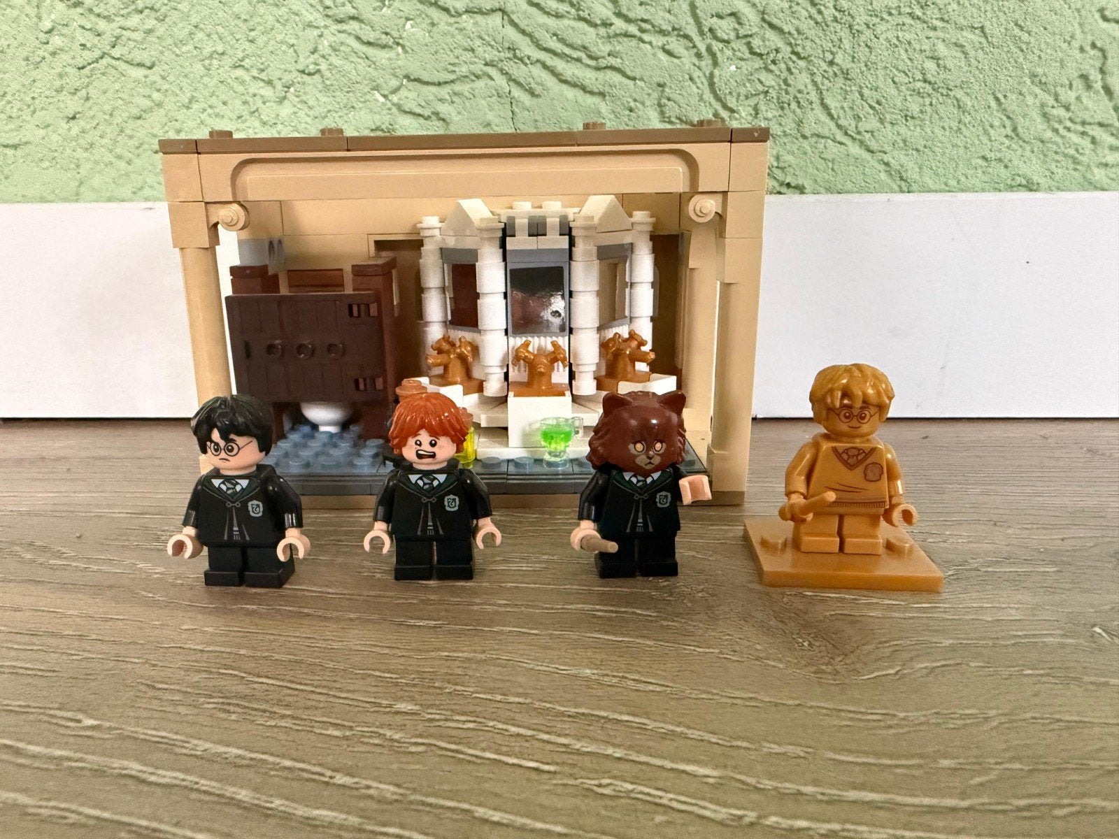 LEGO Harry Potter Wisseldrank vergissing 76386 + gouden HP, Ophalen of Verzenden, Zo goed als nieuw, Poppenhuis
