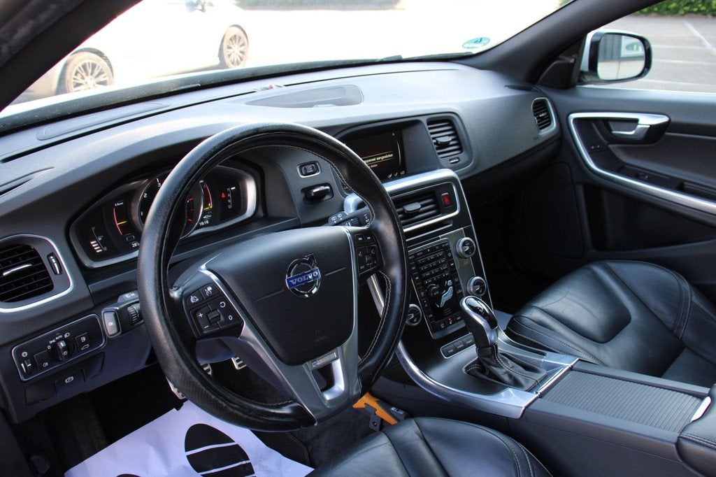 Volvo V60 2.4 D6 AWD Plug-In Hybrid R-Design, Auto's, Volvo, Automaat, Wit, Vierwielaandrijving, 11 kWh