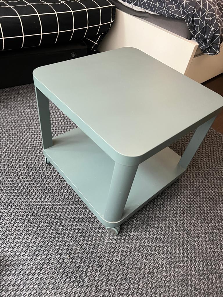 Ikea bijzettafel wieltjes tingby, Huis en Inrichting, Tafels | Bijzettafels, Ophalen, Rond, Minder dan 55 cm, 45 tot 60 cm