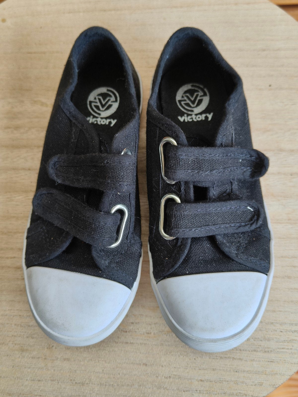 Zwarte gymschoenen met klittenband maat 30, Schoentjes, Jongetje of Meisje, Ophalen of Verzenden, Zo goed als nieuw