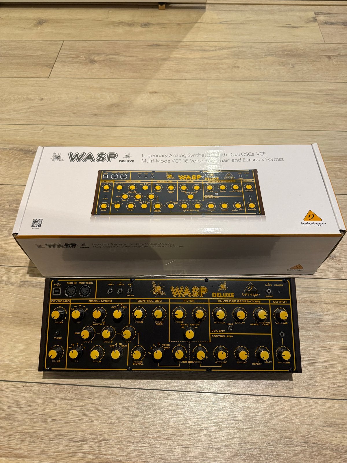 Behringer Wasp Deluxe analoge synthesizer - IZGST, Muziek en Instrumenten, Overige merken, Zo goed als nieuw, Met midi-aansluiting