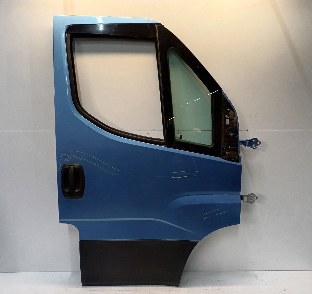 Portier rechts voor Iveco New Daily, Onderdelen@venauto.nl, Van der Ven Autorecycling B.V., Gebruikt, Ettenseweg 76, 4706 PB Roosendaal, The Netherlands