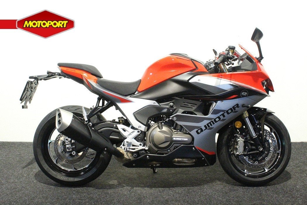 QJMOTOR SRK 600 RS (bj 2025), Nieuw, Sport, Lorentzlaan 14
3401 MX  IJsselstein, Qjmotor