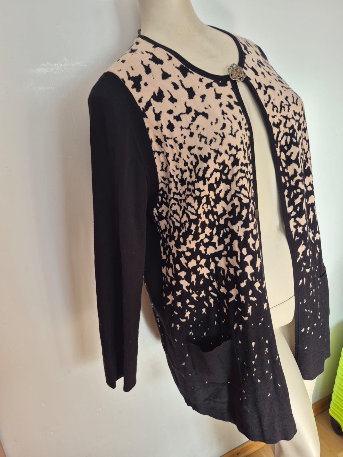 Luisa Cerano vest met print en broche, Maat 38/40 (M), Zwart, Ophalen of Verzenden, Zo goed als nieuw