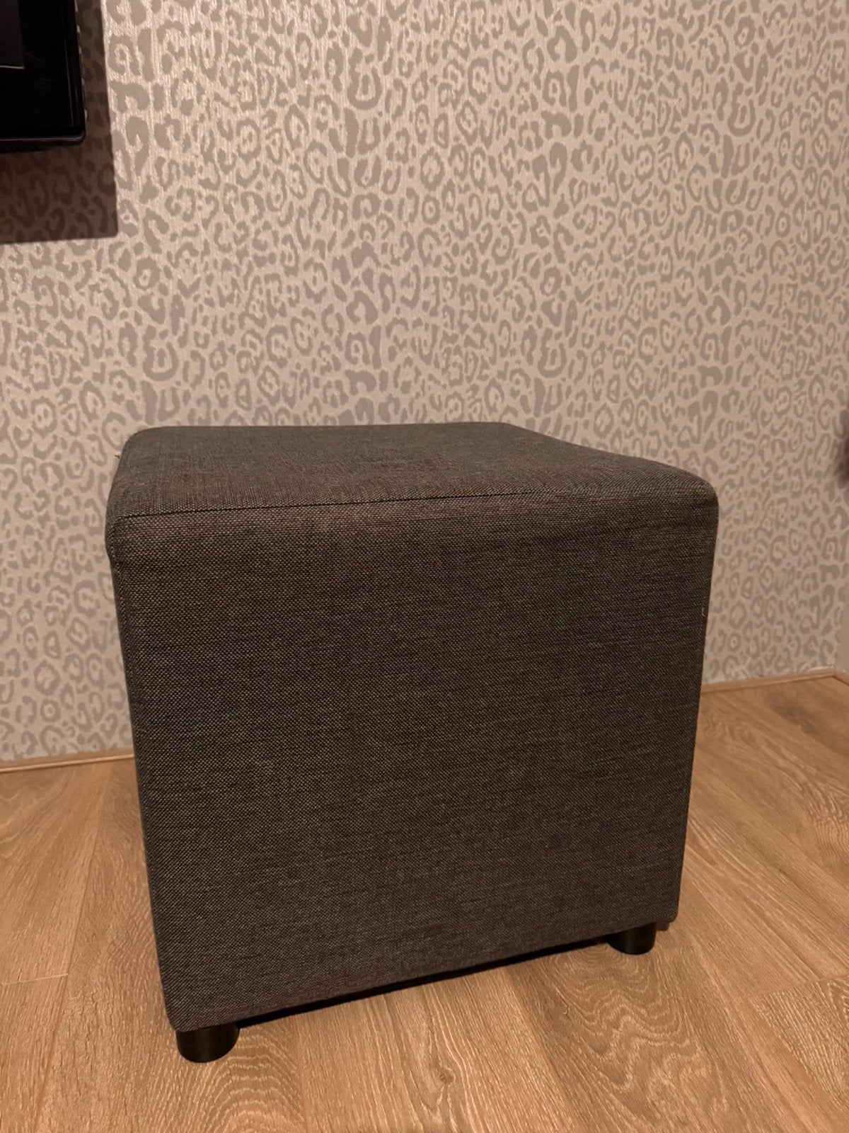 Donkergrijze poef, Minder dan 50 cm, Gebruikt, Vierkant, Ophalen of Verzenden