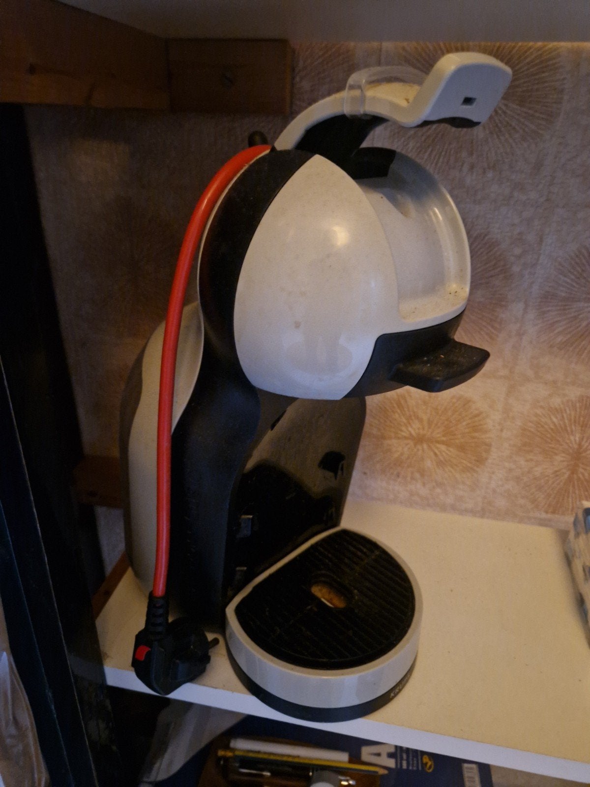 Nescafé Dolce Gusto koffiezetapparaat, Koffiepads en cups, Gebruikt, Koffiemachine, Ophalen of Verzenden