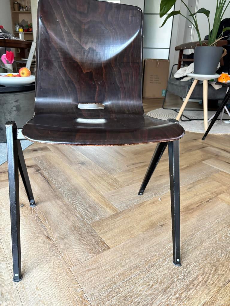 Pagholz stapelbare stoelen - Vintage design, Huis en Inrichting, Stoelen, Ophalen, Gebruikt, Twee, Bruin