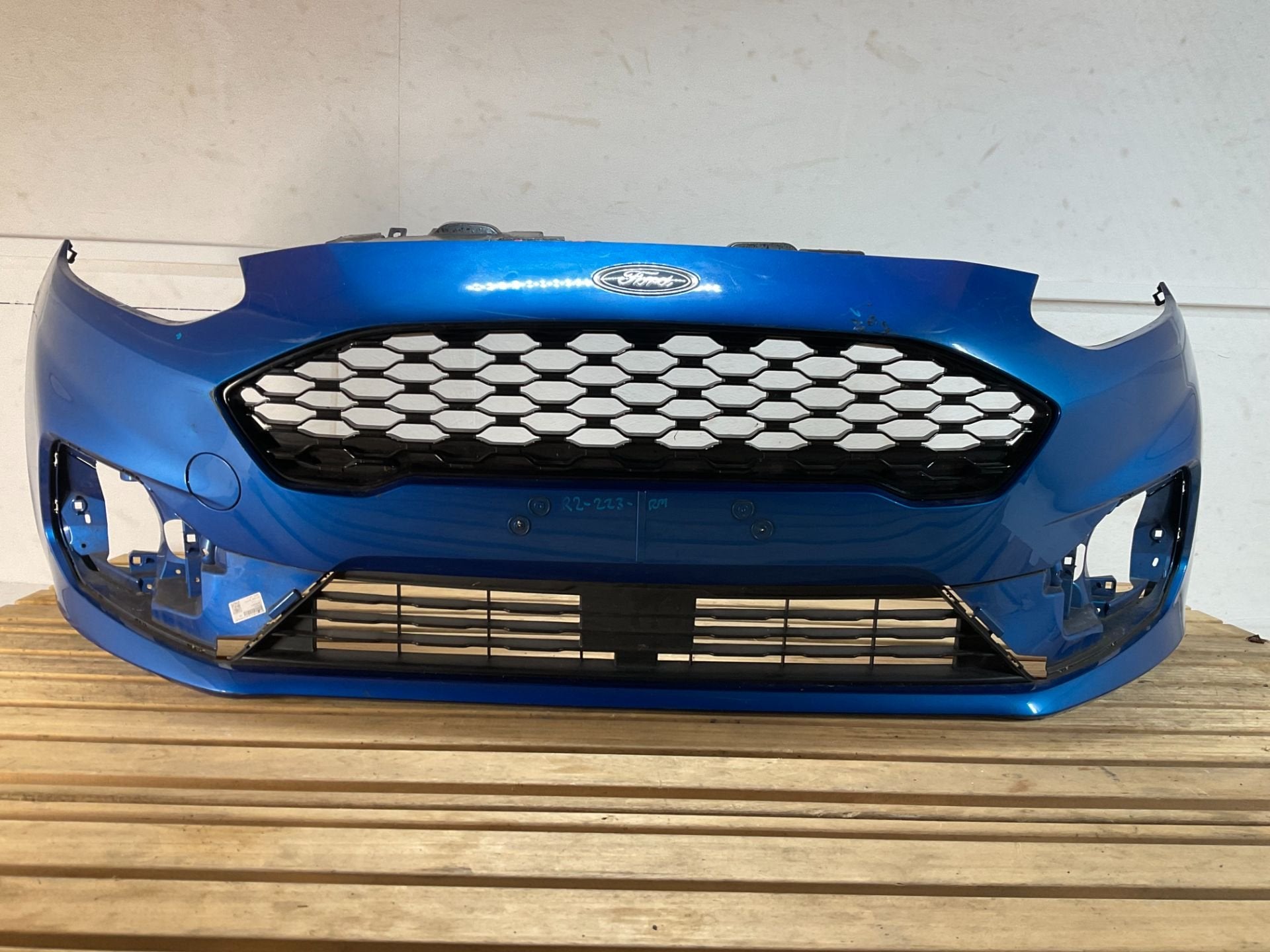 Bumper Ford Fiesta MK8 ST-LINE STLINE Voorbumper R2-223-RM, Auto-onderdelen, Gebruikt, Voor, Info@ford.com, Ophalen of Verzenden