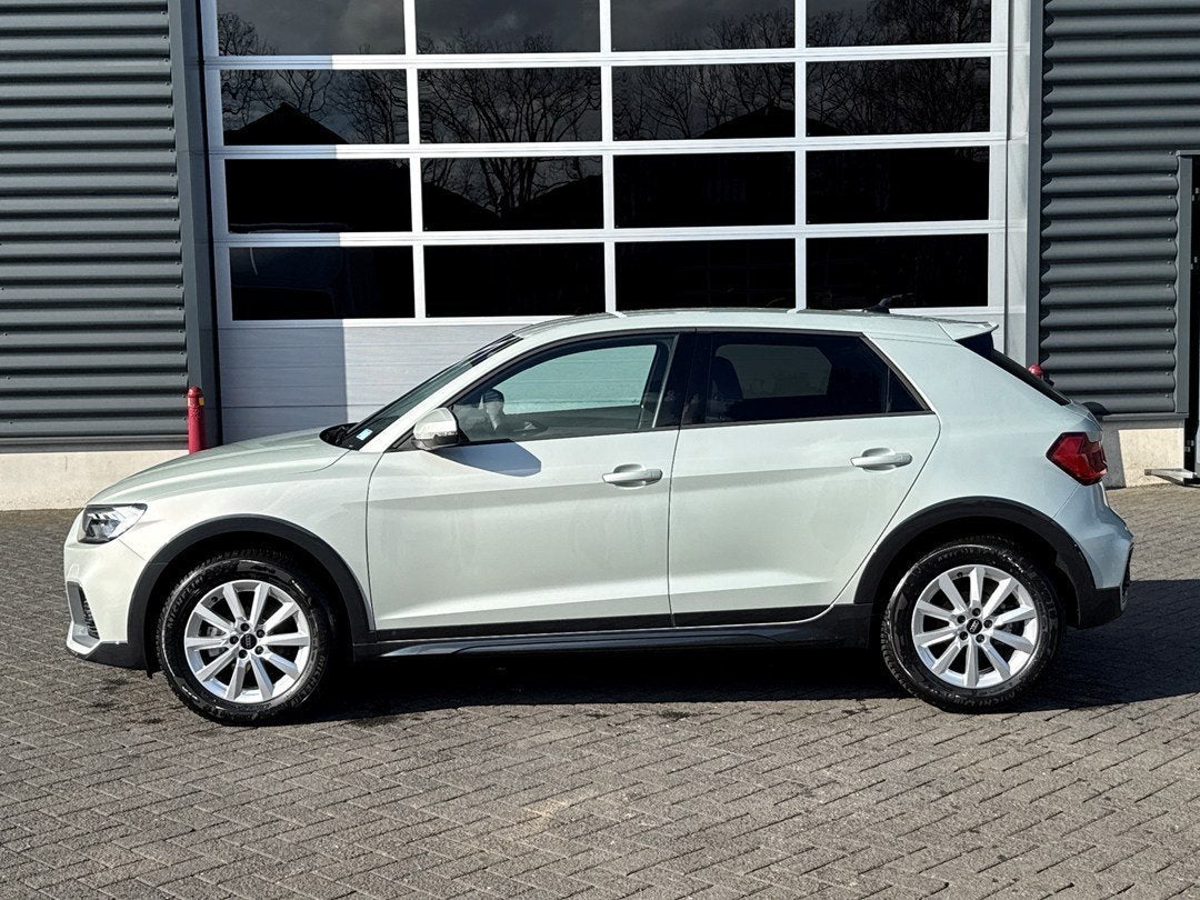 Audi A1 ALLSTREET 1.5 35 TFSI Advanced edition, camera, navi, Auto's, Audi, Dealer onderhouden, Euro 6, 4 cilinders, 150 pk