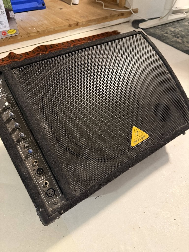 Behringer Eurolive F1320D Active 300 Watt